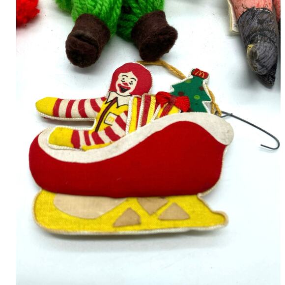 Lot cloth or yarn vintage Christmas ornaments set of 4‎ Ronald McDonald
Santa - Picture 3 of 4